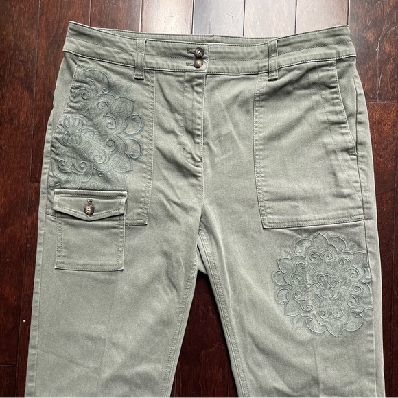 J. Jill Floral Embroidered Pants Womens size 10 Green Cotton Stretch - Picture 2 of 8